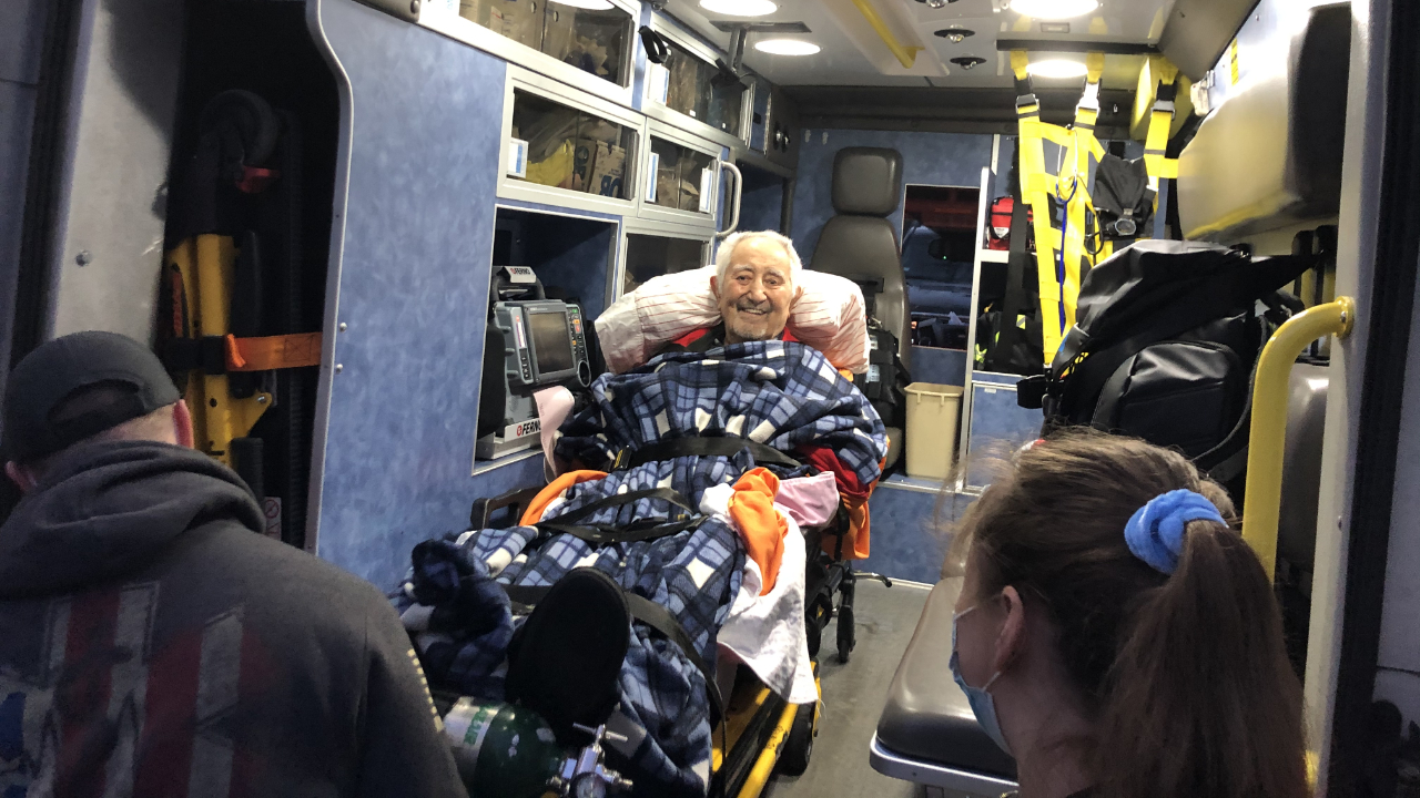 ABD'de yaşayan İlhan Başgöz ambulans uçakla Türkiye'ye gönderildi