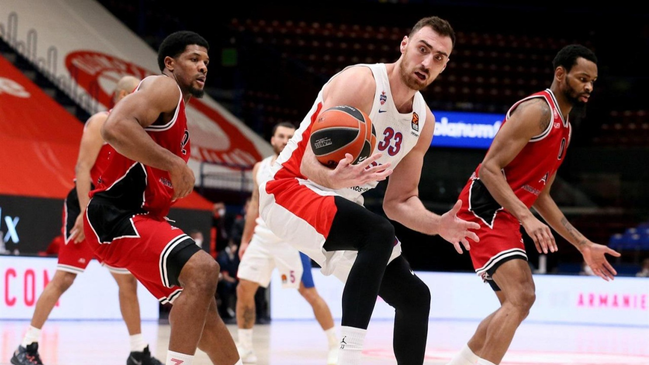 Euroleague'de aralık ayının MVP'si Nikola Milutinov