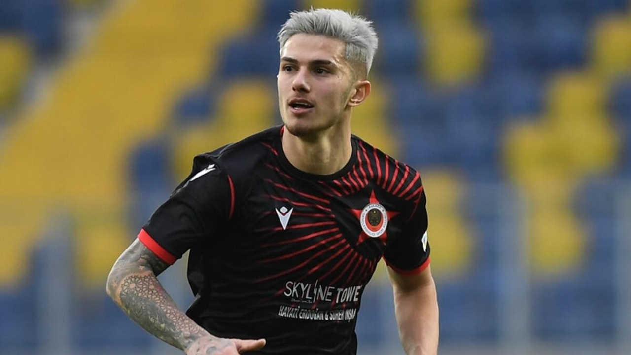 Berat Özdemir'i Trabzonspor kaptı