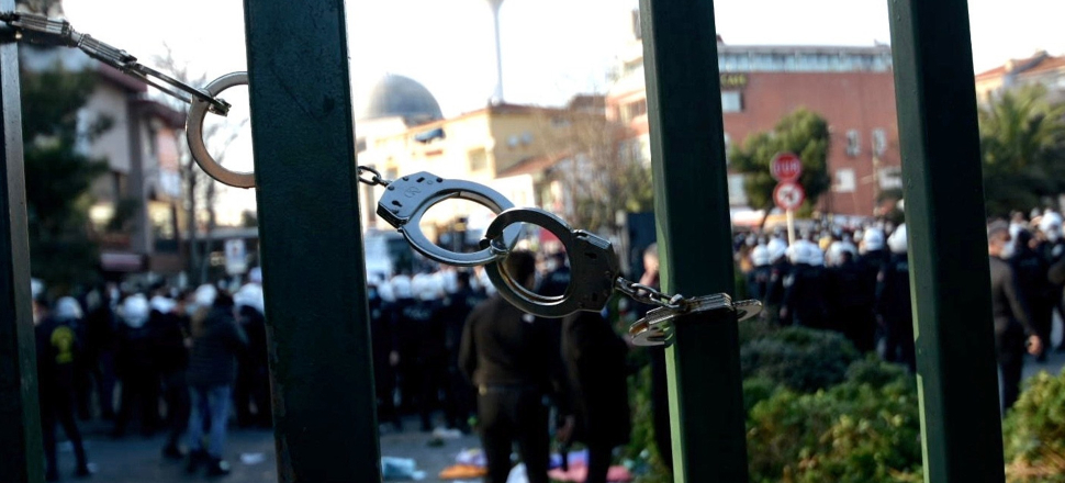 Boğaziçi'ne kelepçeye polis şeflerinden itiraz