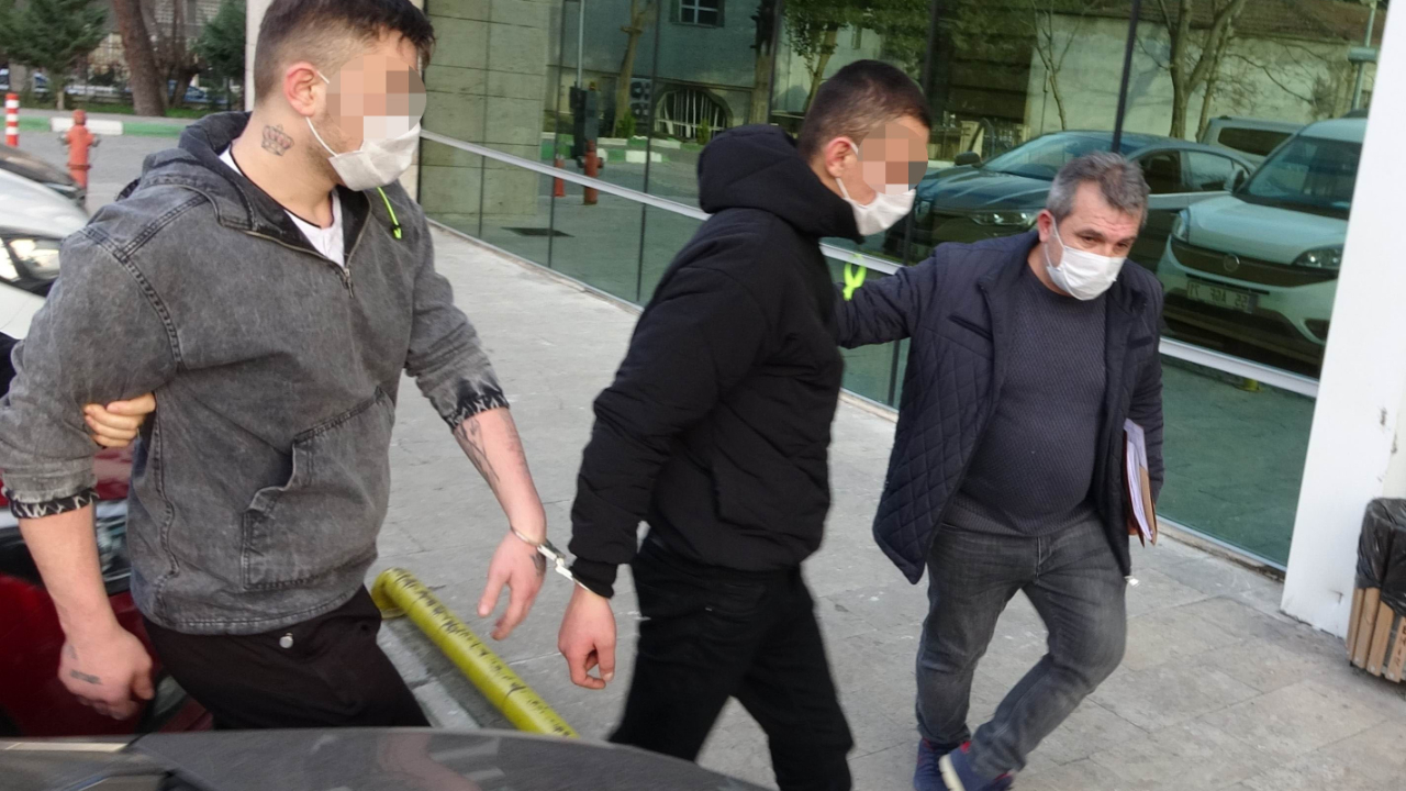 Tıraş sırasında 18 bin TL'si gasp edildi