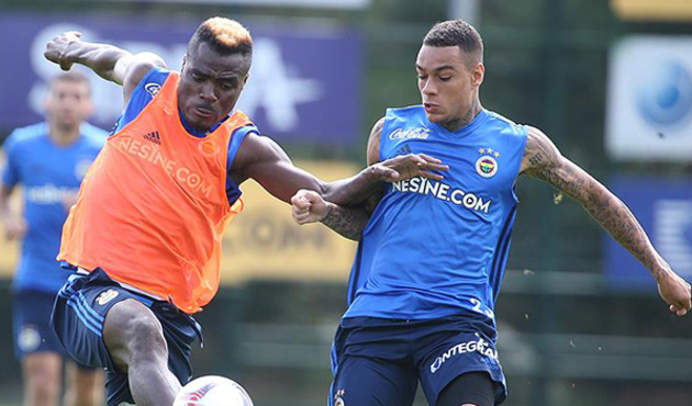 Emenike ve Van der Wiel isyan bayrağını açtı!