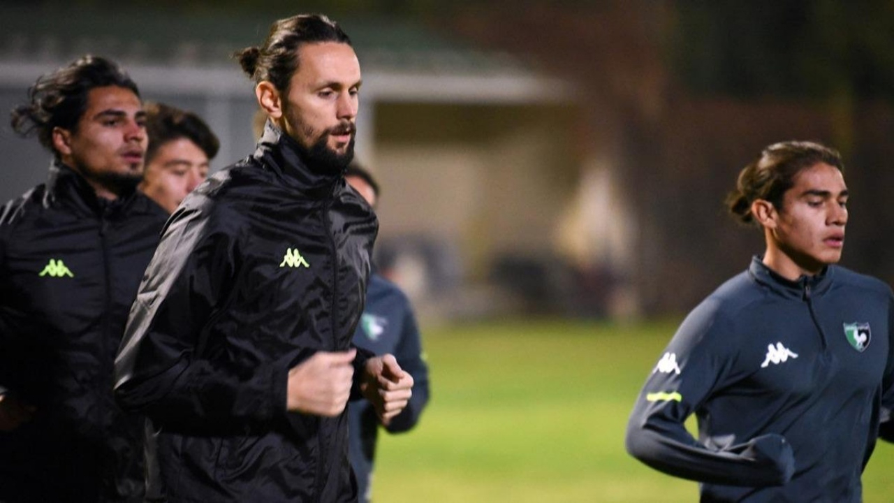 Denizlispor'da alacaklarını alamayan 5 futbolcu kulübü FIFA'ya şikayet etti