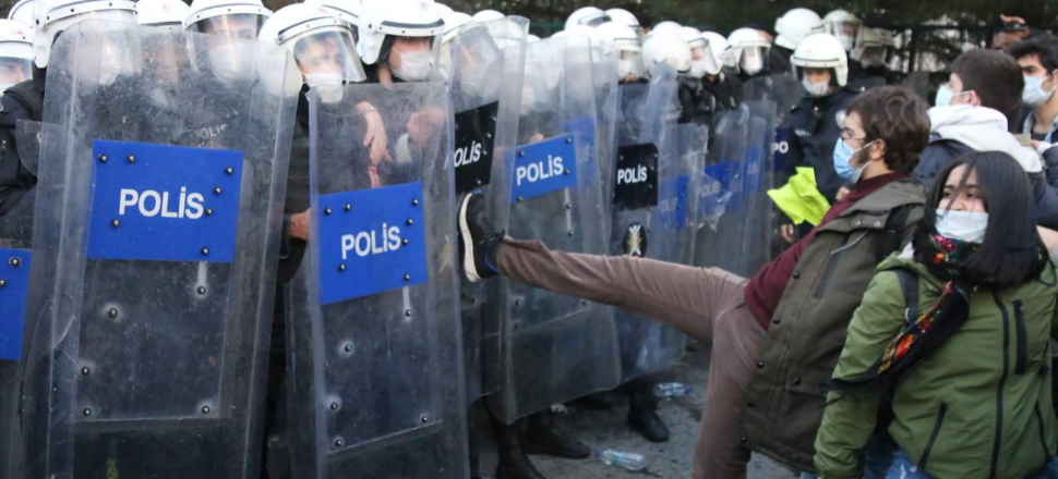 Selam verdi Boğaziçi'ne... Selam verdi "Katil polis" diyenlere!