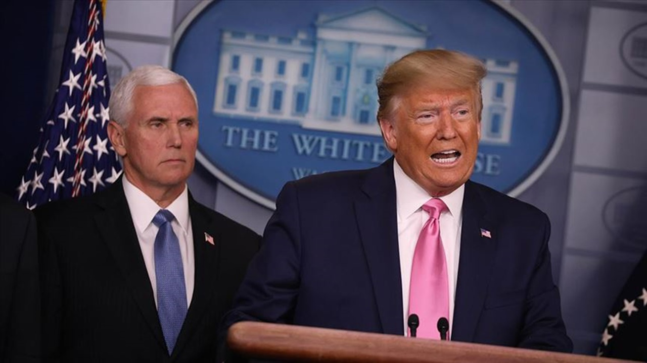 Trump'a yardımcısı Pence'den kazık!