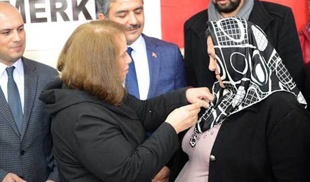 CHP'den istifa eden 40 kişi AK Parti'ye katıldı