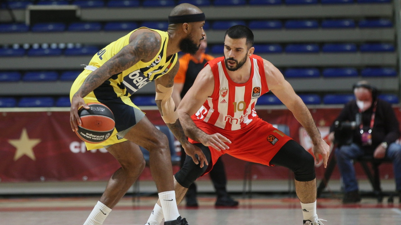 Fenerbahçe Beko, Lorenzo Brown'ın son salise basketiyle kazandı