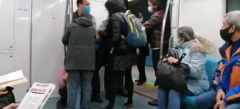 Çocukları saçından tutup trenden atmak istedi