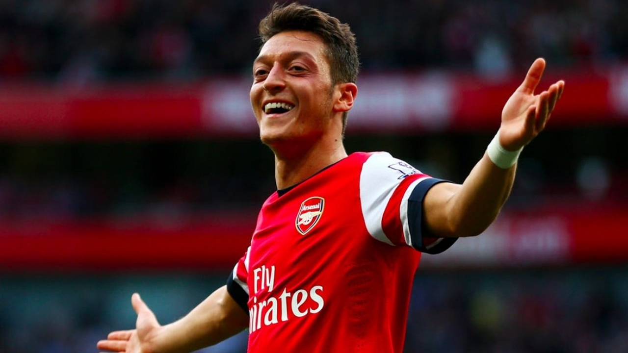 Mesut Özil'den cuma paylaşımı!