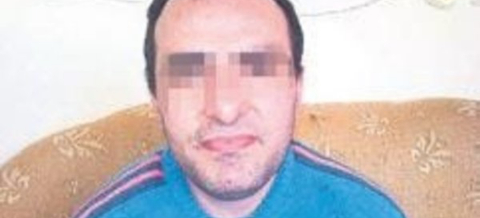 17 yaşındaki kızını erkeklere sattı!