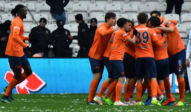 Başakşehir pes etmiyor!