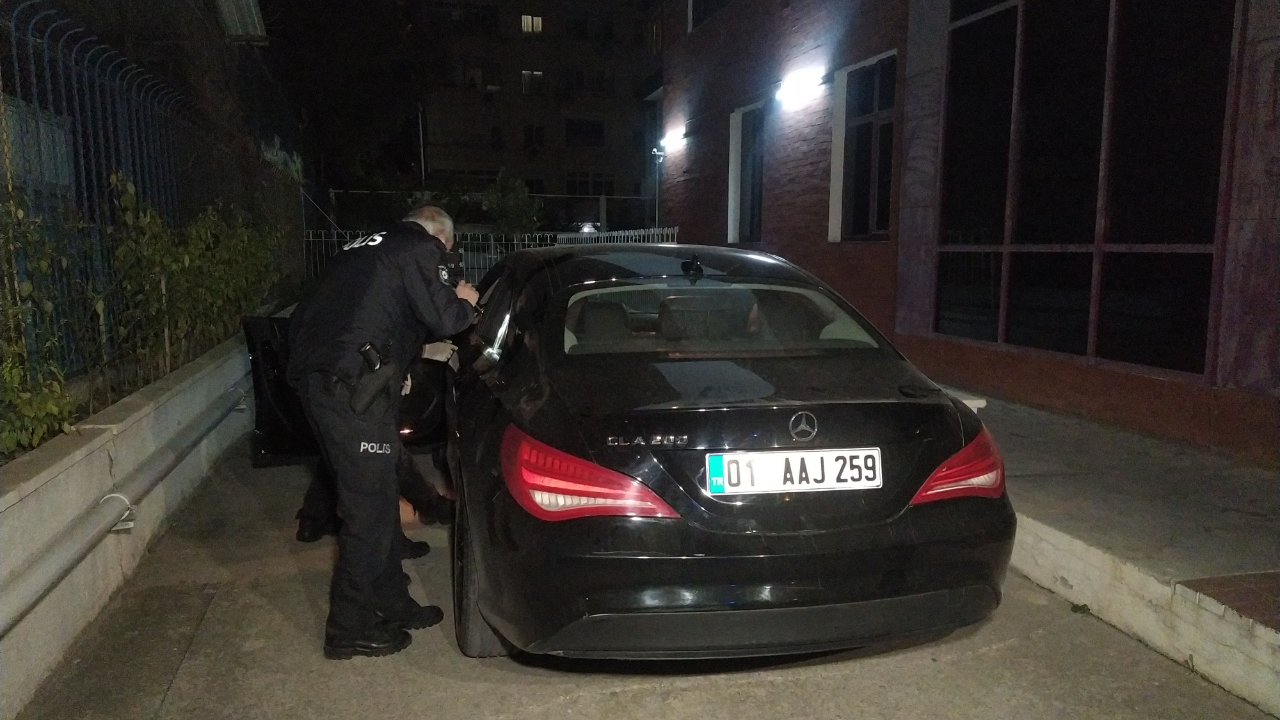 Polisin gözü önünde havaya ateş eden şüpheliler yakalandı