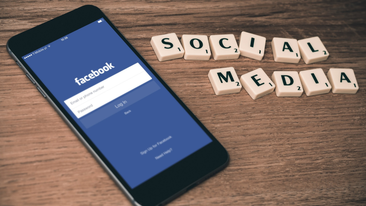 Facebook'tan dijital darbe!