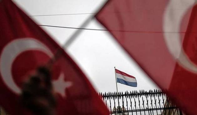 Hollandalı profesörden  Türkiye'ye destek:  "Uluslararası yasalar ihlal edildi!"
