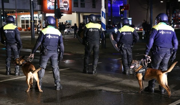 Dünya Medyası Hollanda'nın Kepazeliğini Böyle Gördü