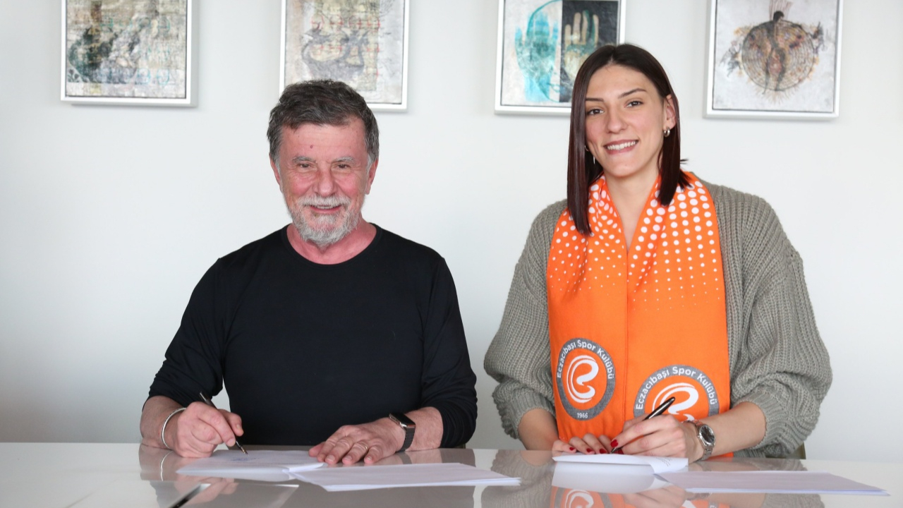 Eczacıbaşı VitrA Tijana Boskovic'le uzattı