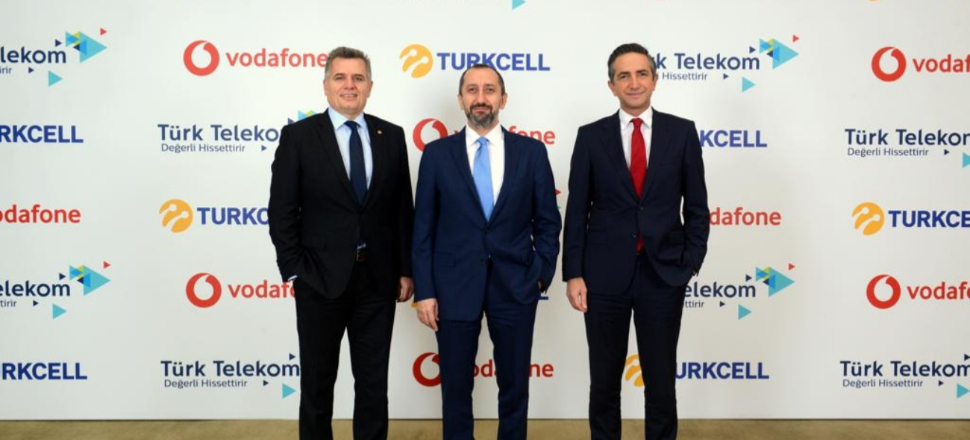 3 GSM operatöründen ortak 'mesajlaşma' kararı