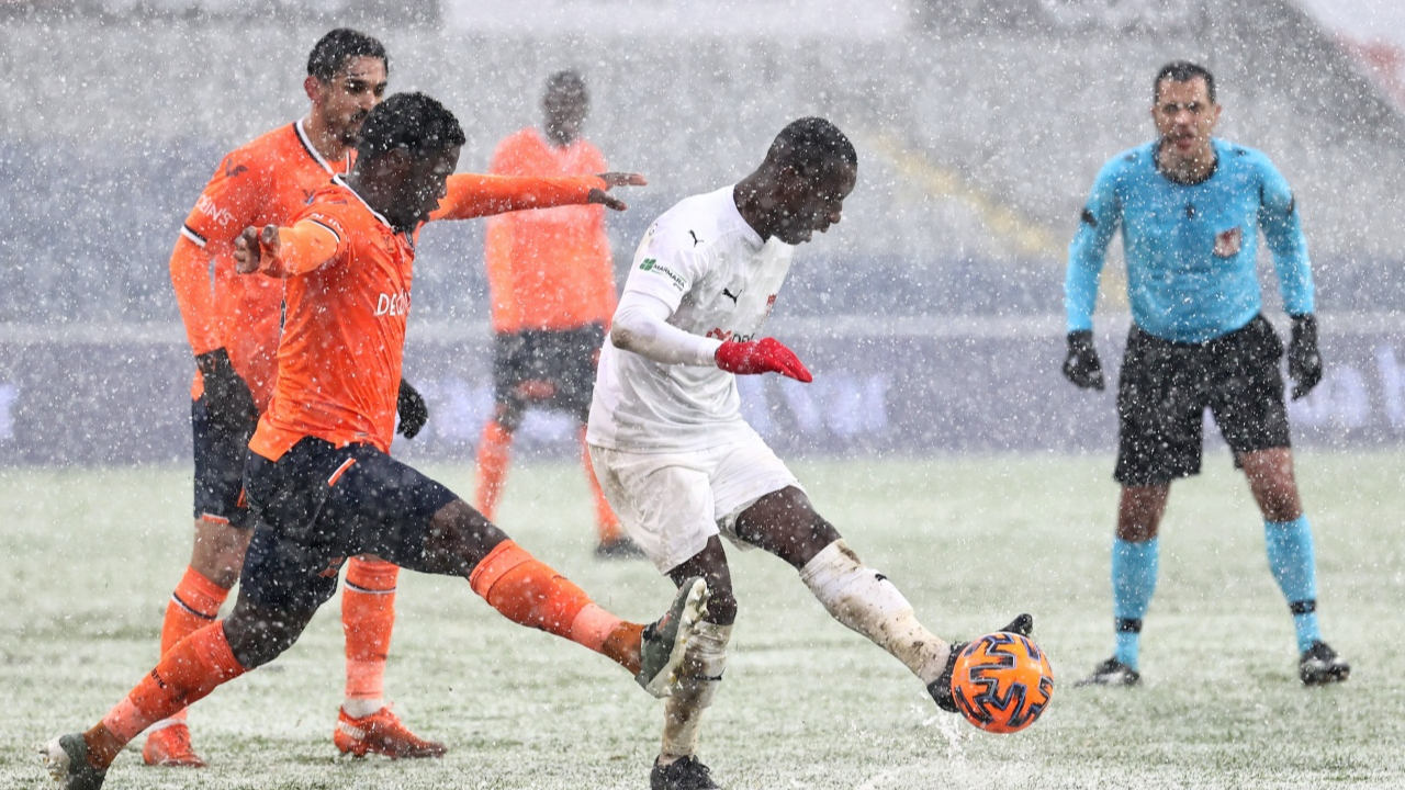 Medipol Başakşehir ile Sivasspor 19. haftada 1-1 berabere kaldı