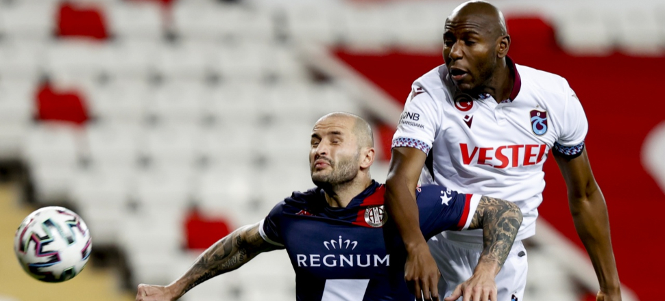 Trabzonspor, Antalyaspor deplasmanında 1 puanı son saniyede kurtardı