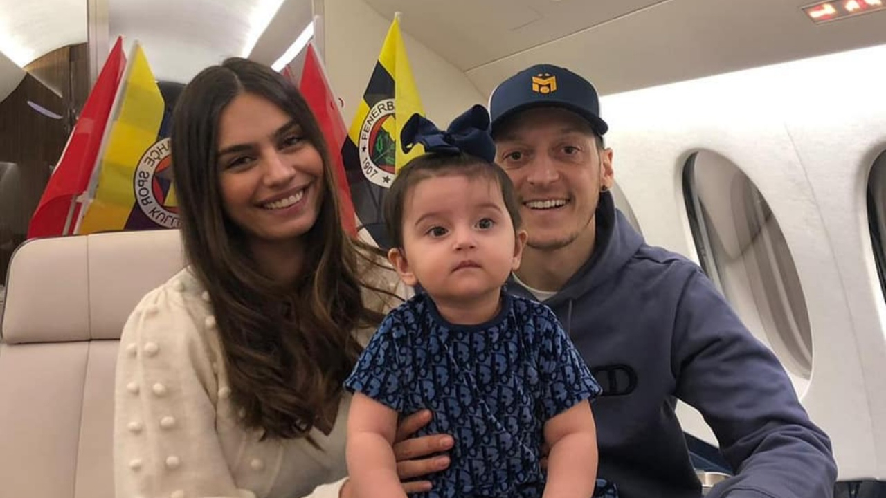 Mesut Özil parayı değil, taraftarı olduğu Fenerbahçe'yi tercih etti