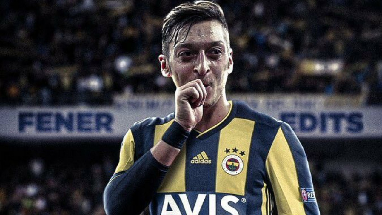 Mesut Özil resmen Fenerbahçe'de