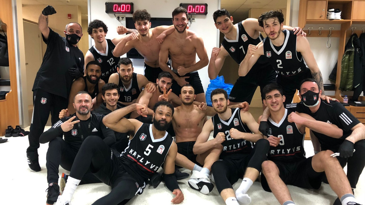 Fenerbahçe Beko-Beşiktaş derbisinde zafer Siyah-Beyazlılar'ın oldu