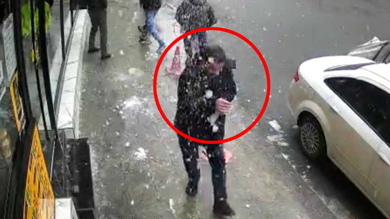 Şişli'de başına buz sarkıtı düşen adamın zor anları!