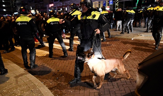 Şok gerçek ortaya çıktı: Hollanda'da bakanın korumalarını vuracaklardı!