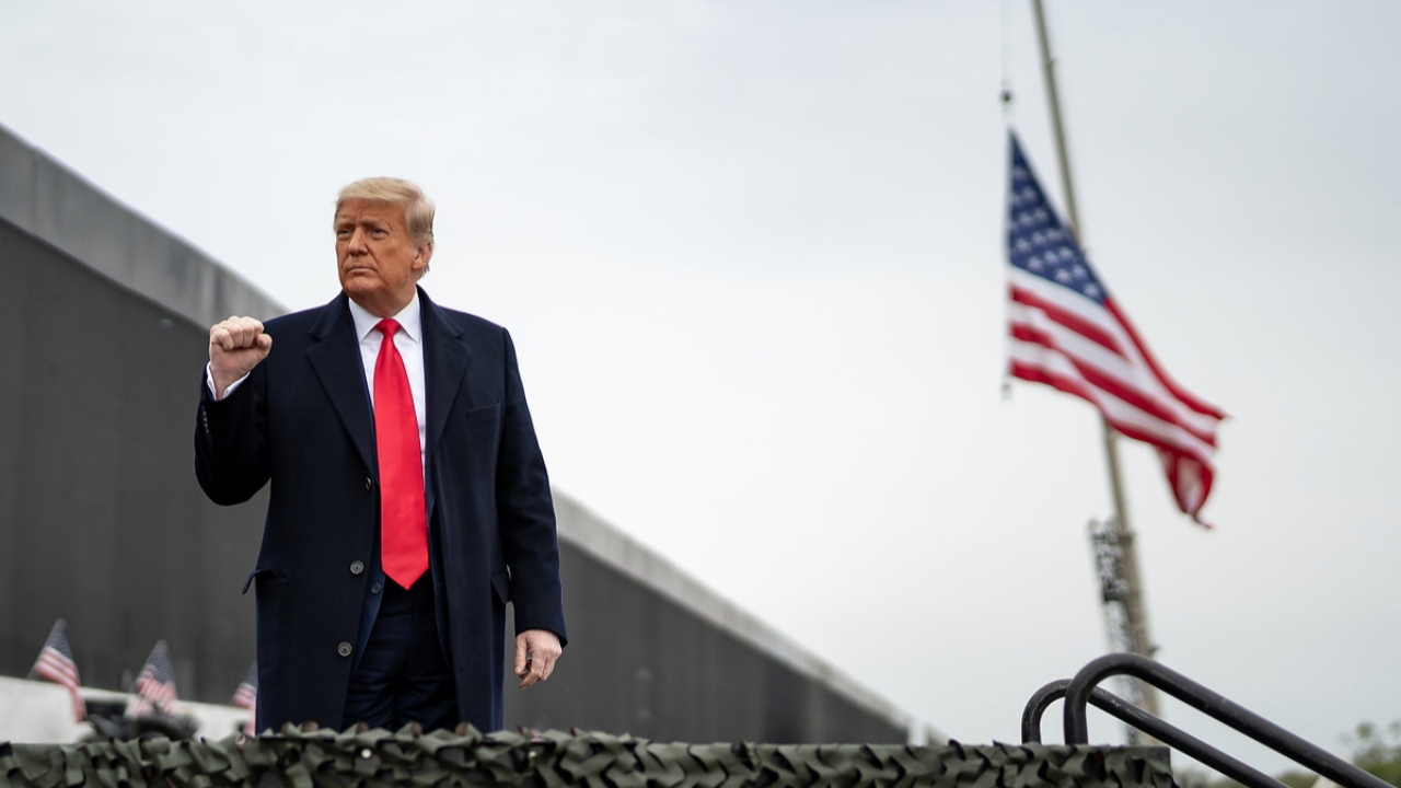 Trump giderayak onlarca suçluyu affetti