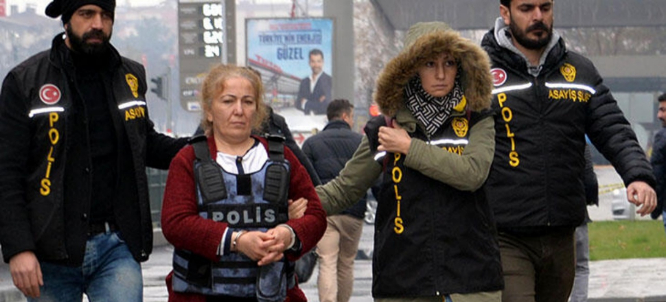 Öldürdüğü eşini cenin gibi paketleyip çöpe atmıştı