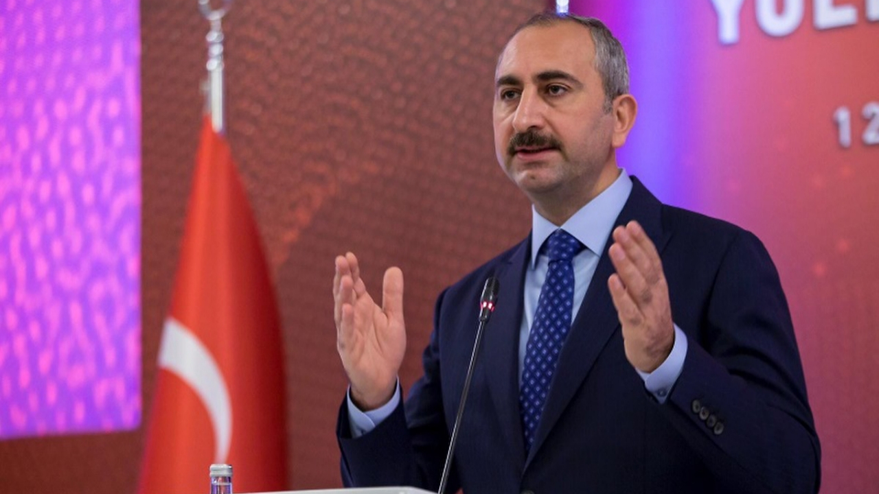 Bakan Gül, 'tutuklama siparişlerine' sert çıktı