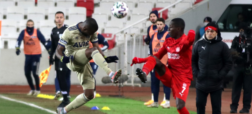 Fenerbahçe Sivasspor deplasmanında buz tuttu: 1-1