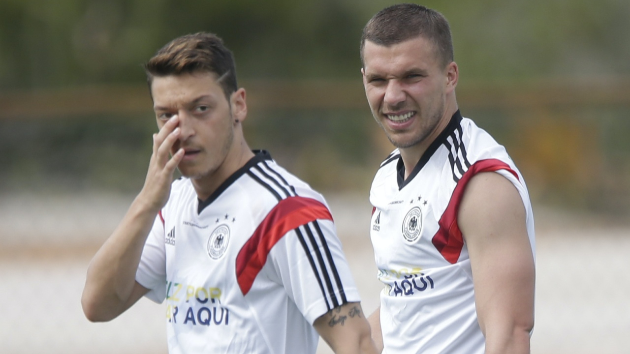 Lukas Podolski'den Mesut Özil yorumu