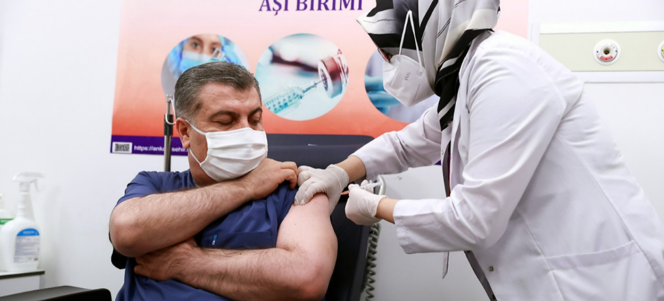 Bakan Koca: 6,5 milyon doz aşı yarın Türkiye'de olacak