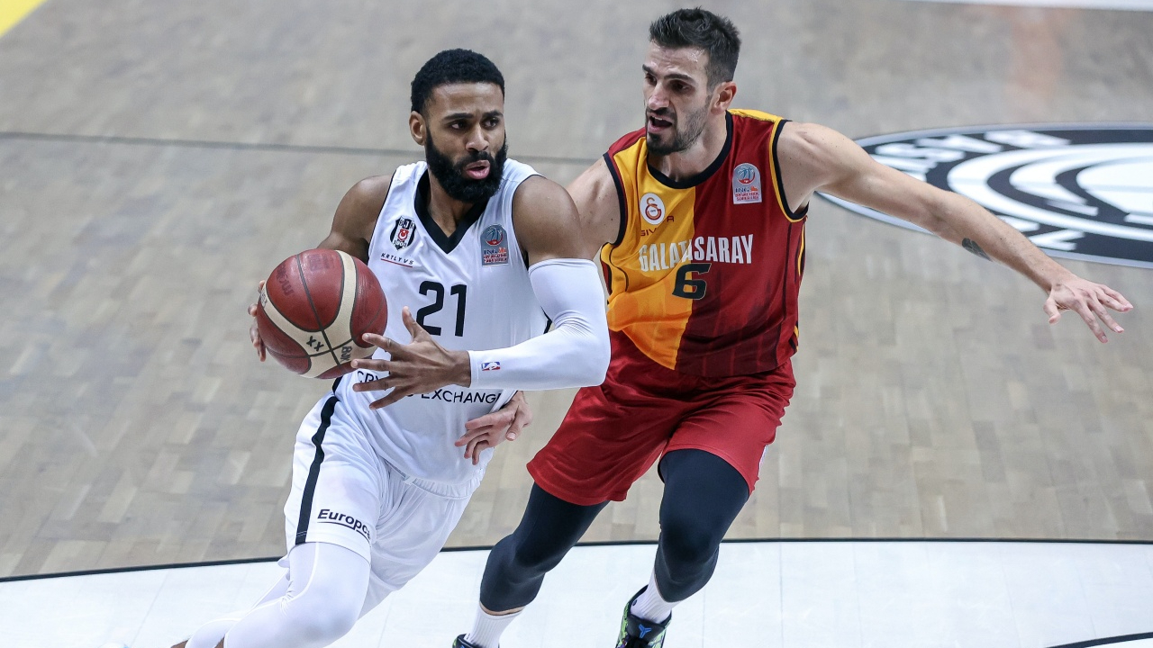 Icrypex Beşiktaş Galatasaray derbisini farklı kazandı: 82-64