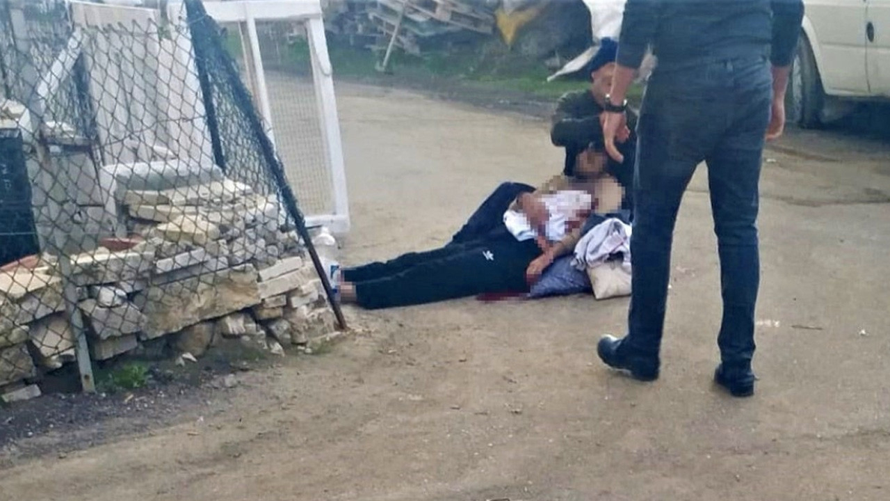 Sigara parası için kardeşini öldürdü!