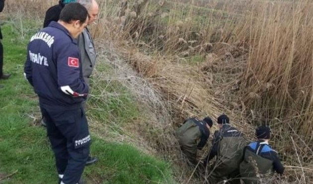 Eşini öldürüp, parçalara ayırıp, dere kenarına gömdü