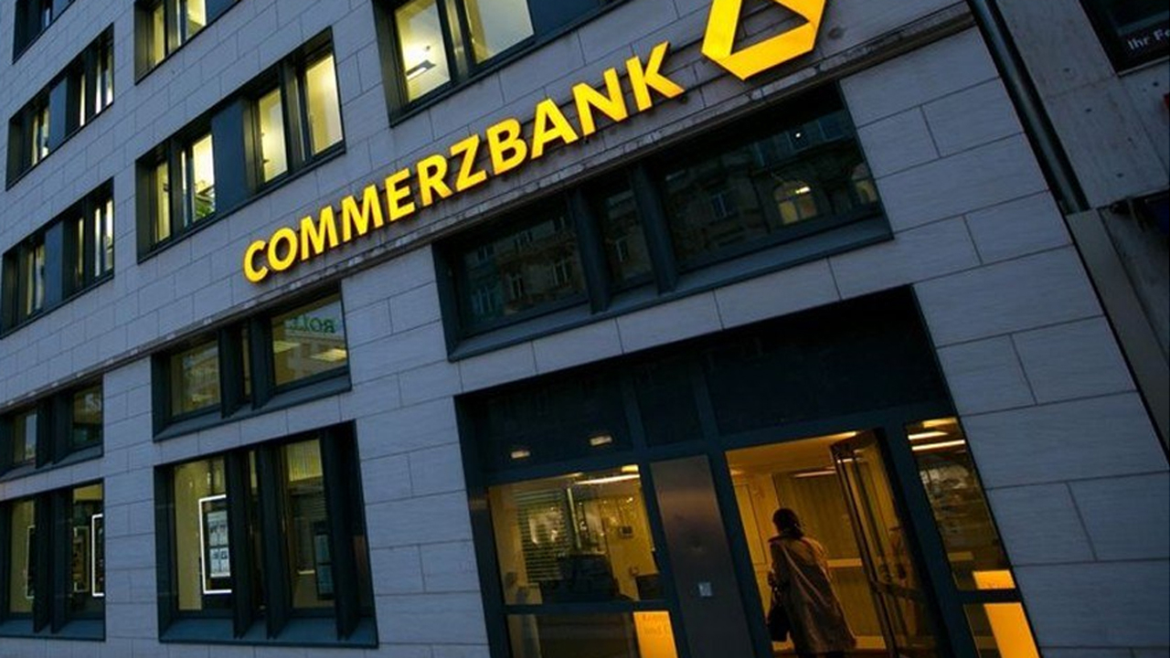 Commerzbank 10 bin çalışanı işten çıkarıyor