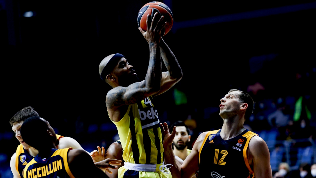 Fenerbahçe Beko Rusya'da averaj düzeltti