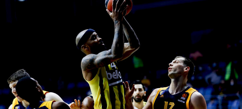 Fenerbahçe Beko Rusya'da averaj düzeltti