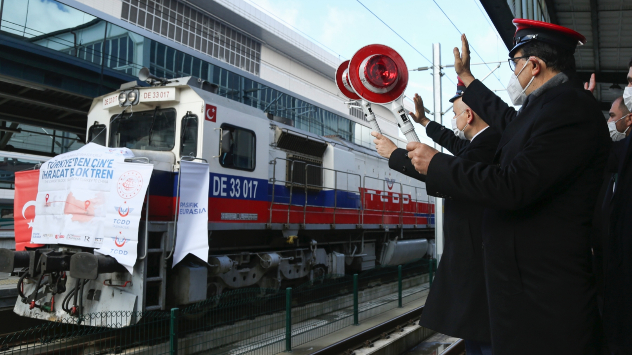 Çin ve Rusya'ya gidecek ihracat trenleri yola çıktı