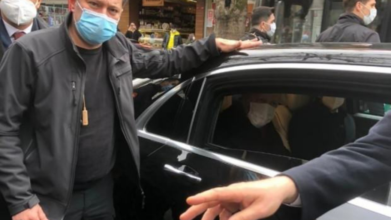 Balık alan Erdoğan esnafla sohbet etti