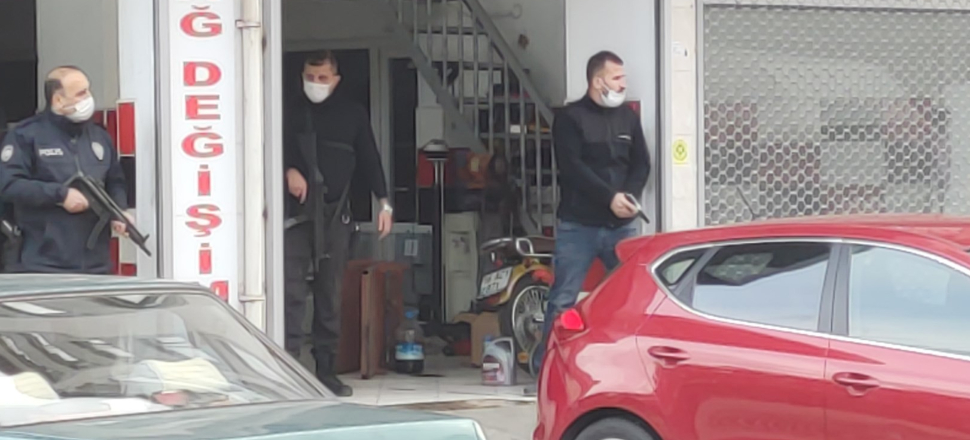 Bursa'da polise ateş açtı