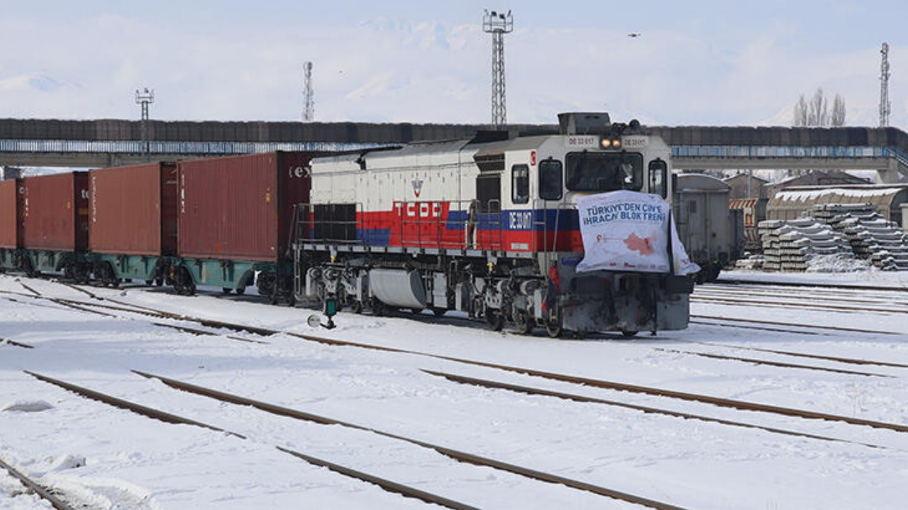 Rusya ve Çin'e giden ihracat trenleri Erzincan'da