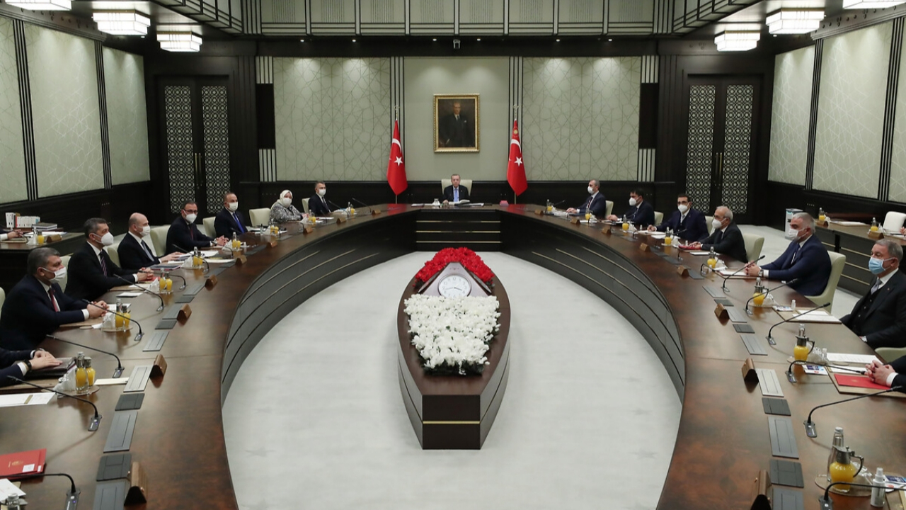 Kabine pazartesi günü toplanıyor