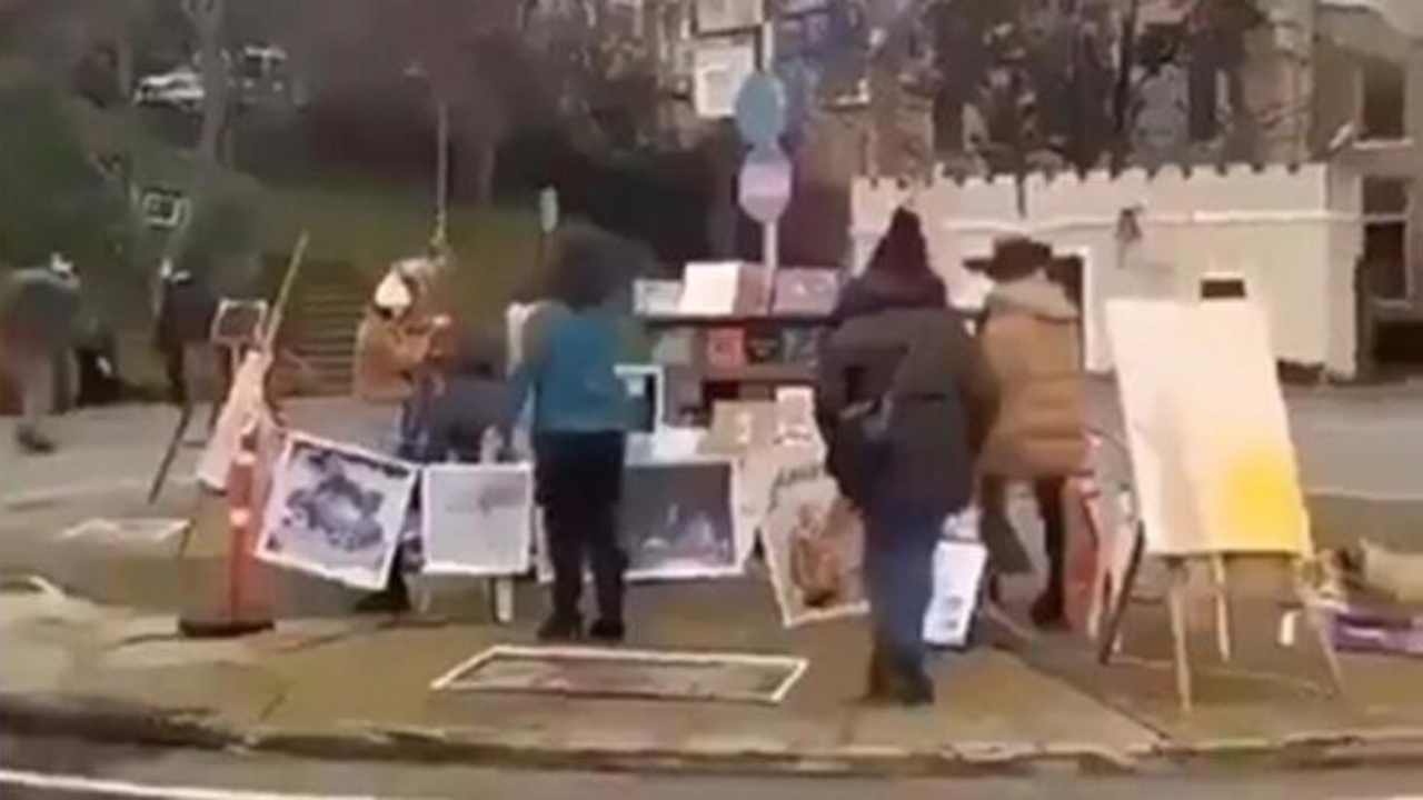 Kabe fotoğrafını yere serilmesine 2 tutuklama