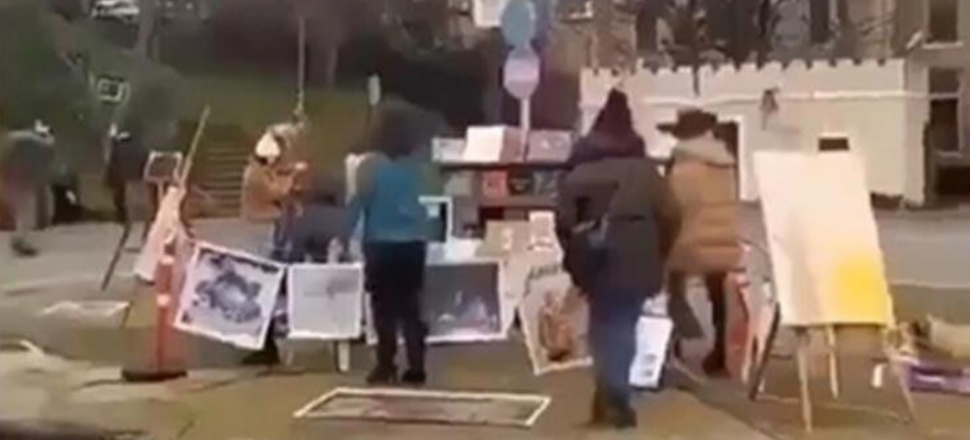 Kabe fotoğrafını yere serilmesine 2 tutuklama
