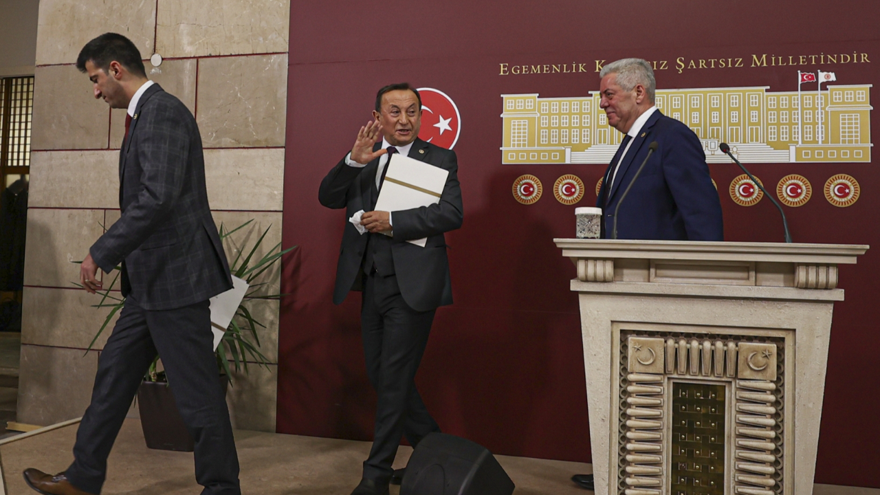 CHP'de 10 Aralık Hareketi devrede