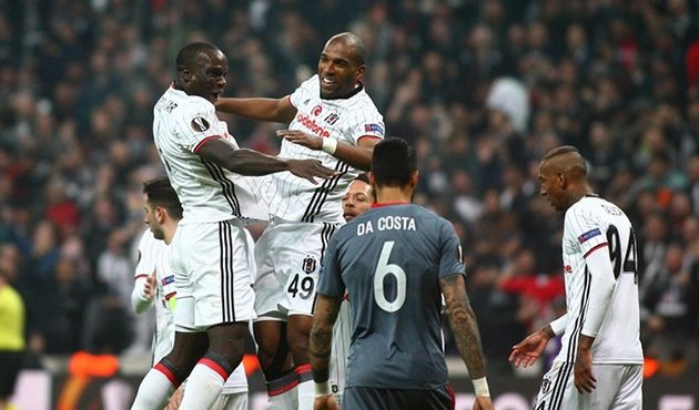Başakşehir'den Beşiktaş'a esprili kutlama