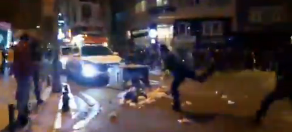 Provokatörler polise taşlarla saldırdı